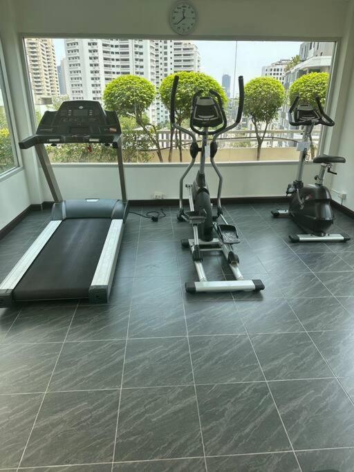 Delightful Condo In Central Location At Sukhumvit 49 Bangkok Extérieur photo