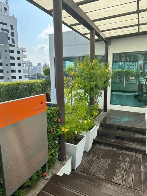 Delightful Condo In Central Location At Sukhumvit 49 Bangkok Extérieur photo